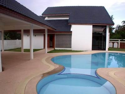 pic Detached House