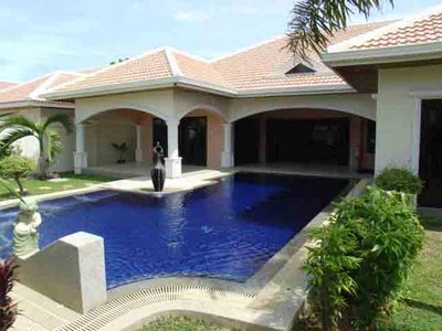 pic Luxurious executive family house