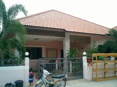 pic Detached House