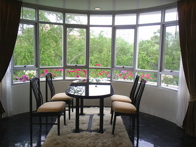 pic One bedroom Corner Unit.