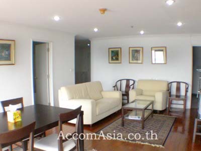 pic Good Size and Formal Setting