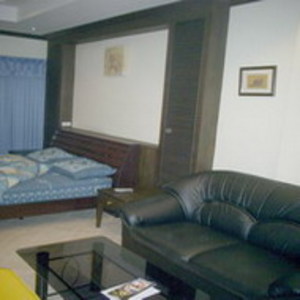 pic “European†decorated studio for Sale