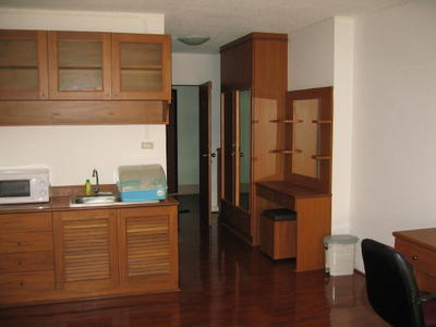 pic 46 sqm condo, located on Huaeykaew Road 