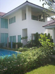 pic Double storey with Private Swimming Pool