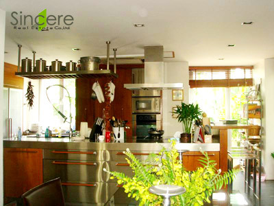 pic Modern House in Great Compound