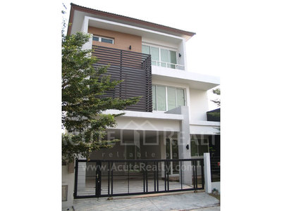 pic House for sell ,4 bedrooms 5 bathrooms