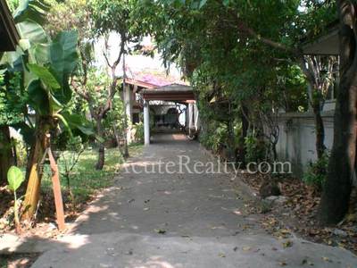 pic A very convenient house for sale