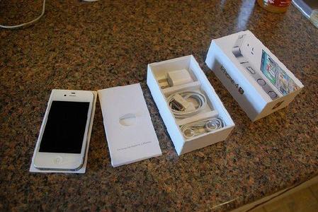 pic Original Apple iPhone 4s 32GB Unlocked