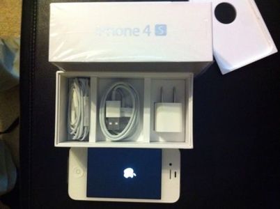 pic FOR SALE APPLE iPHONE 4S 64GB FOR JUST $