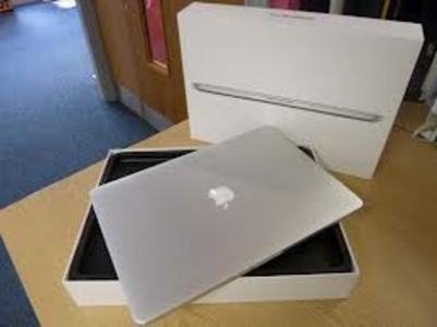 pic MacBook Pro 15.4" Laptop with Retina