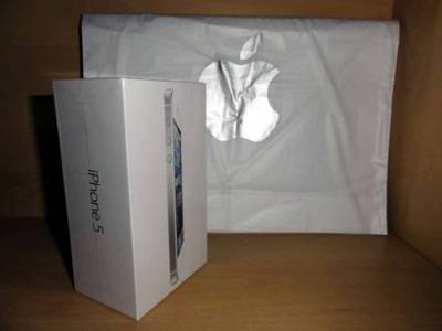 pic For Sale : Samsung Galaxy S4 , iPhone 5 